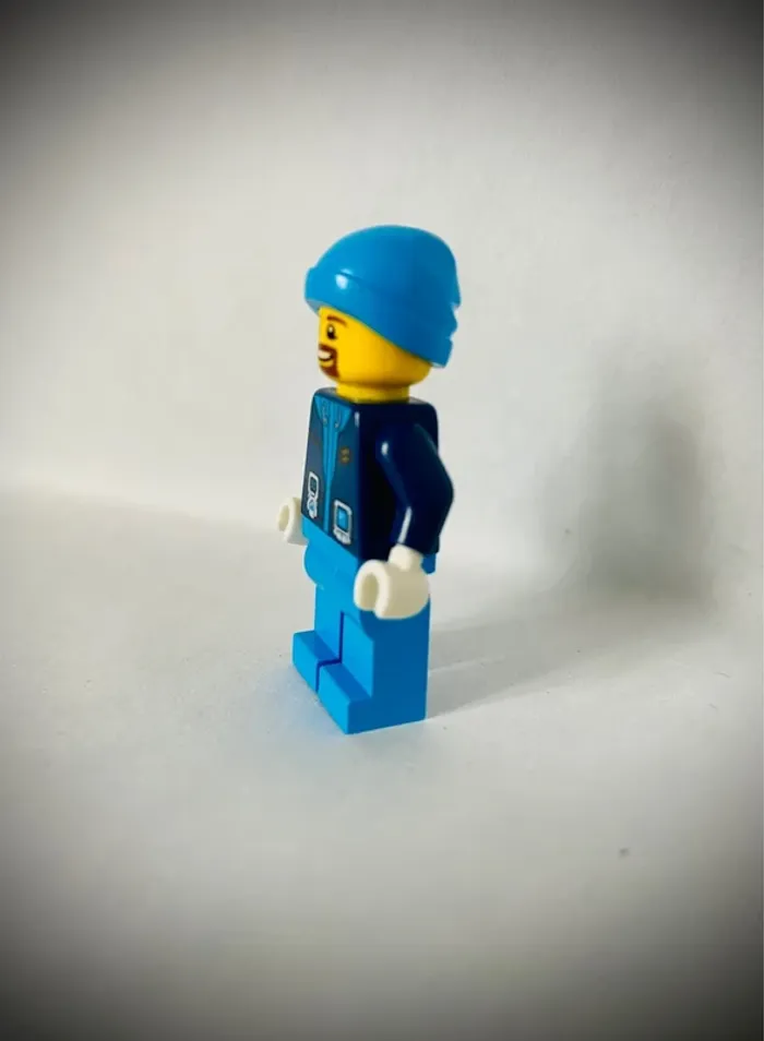 Minifigurine LEGO City (cty0929) - Chef d’expédition arctique - Très bon état - photo numéro 4