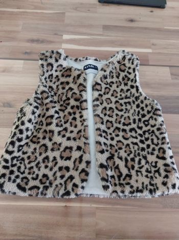 Gilet sans manches kiabi 6 ans léopard