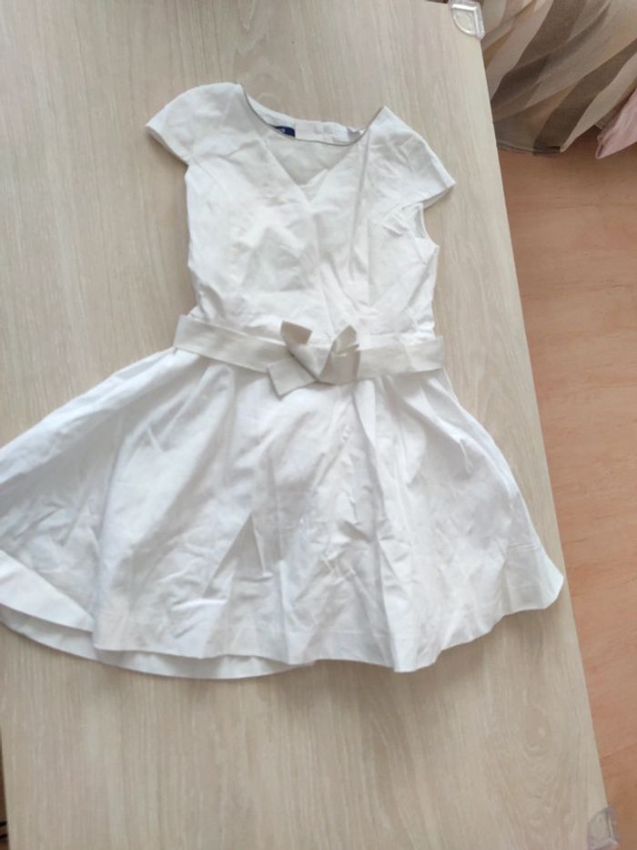 Robe de cérémonie blanche ceinture crème et or Okaïdi 6 ans