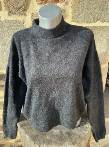 Pull en col montant noir. Lajoly & co 