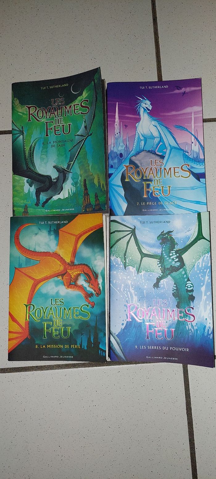 Lot de 4 livres Les royaumes de feu tomes 2-3-4-5 - photo numéro 6
