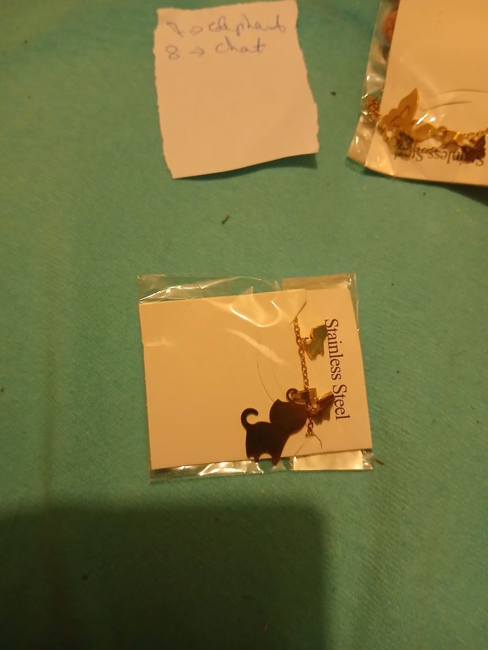 Collier et boucles d oreille dorée chat neuf 8