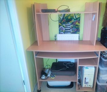 Meuble de bureau avec roulettes