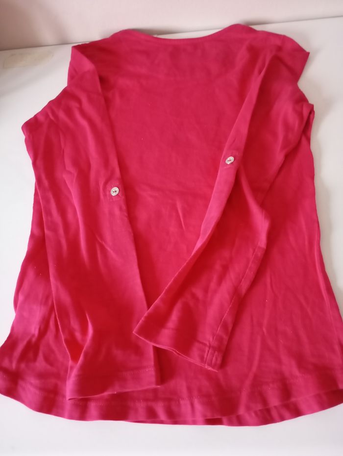 Tee-shirt manches longues..8 ans .Coton framboise ,marine avec sequins .. État neuf. - photo numéro 3
