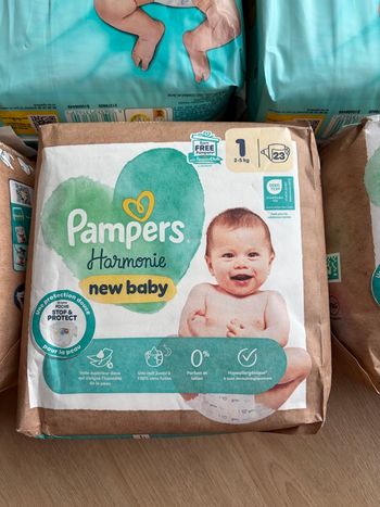 Lot couches Pampers taille 1
