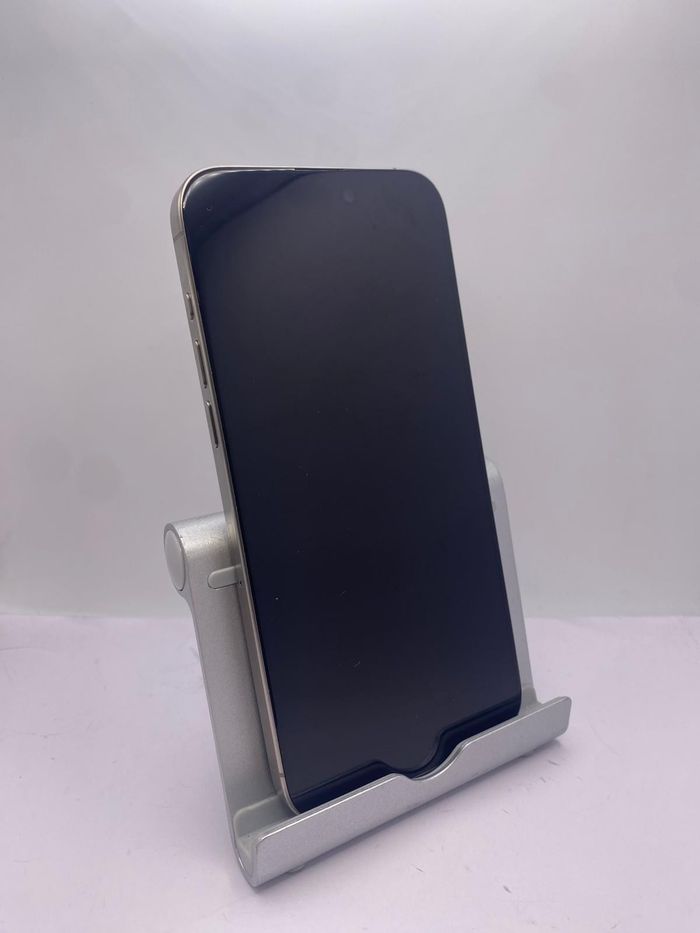 i P h o n e 16 pro max - photo numéro 3