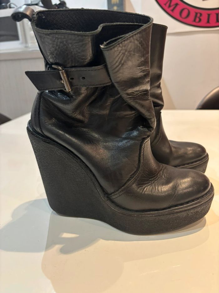 Bottines en cuir a semelle compensées taille 38 pierre Hardy - photo numéro 4