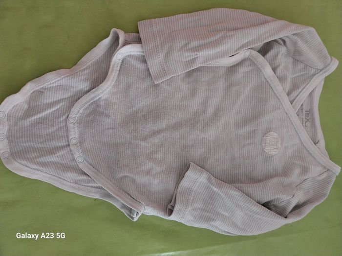 Lot de vêtements 1 et 3  mois fille - photo numéro 3