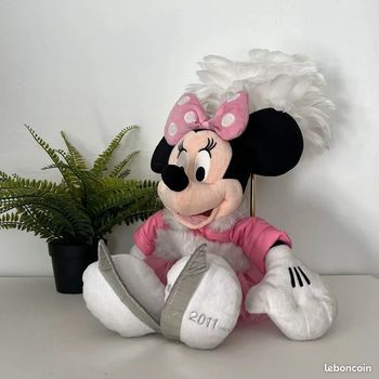 Peluche Minnie Mouse Patineuse Noël Disney Store 2011 - patins manteau rose 45 cm