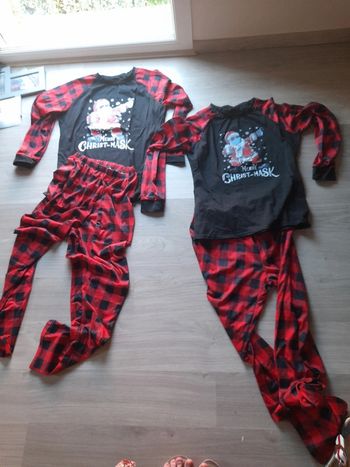 Lot de 2 pyjamas de Noël