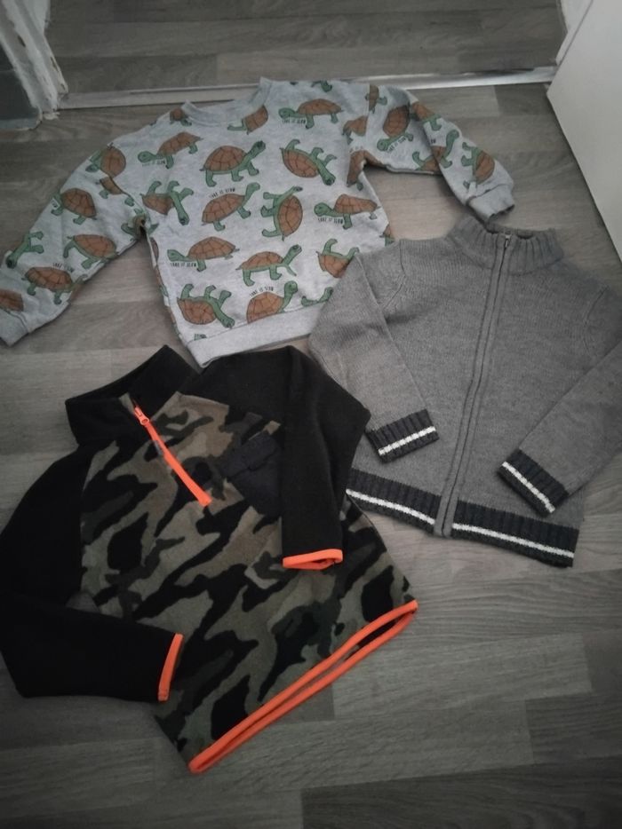 Lot de vêtements garçon 5/6 ans - photo numéro 2