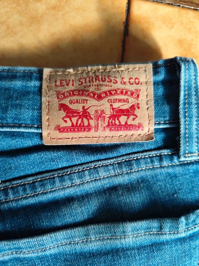 Jean's Levi's femme - photo numéro 17