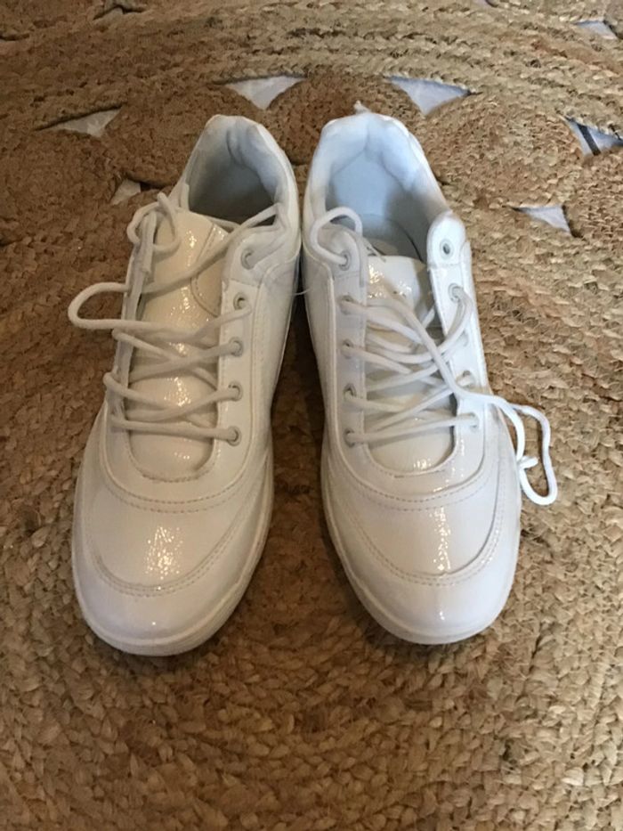 Basket blanche taille 40