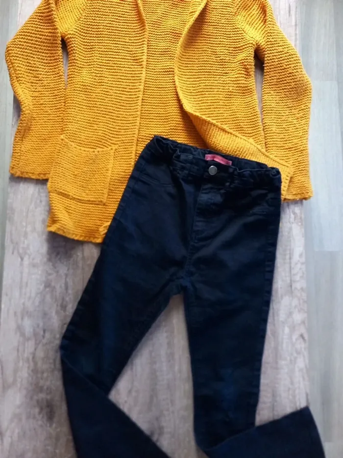 Ensemble gilet en laine et jeans noir 8 ans - photo numéro 3