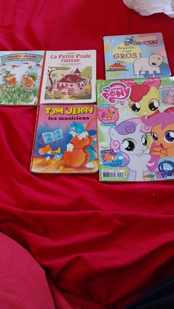 Lot de 4 livres +1 livre d activités