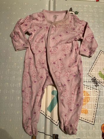 Vend grenouillere Care taille 6 mois