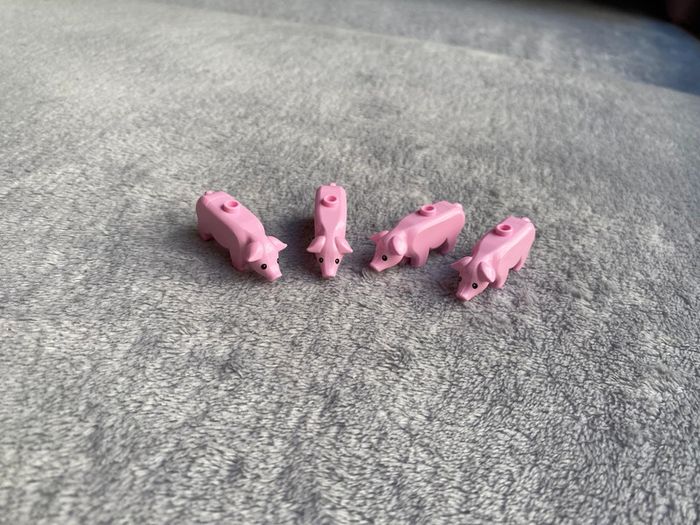 Lot de 4 cochons lego (pig)