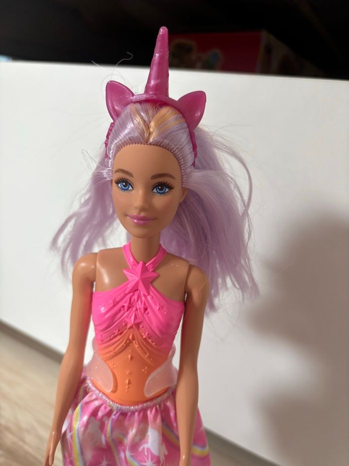 Barbie licorne