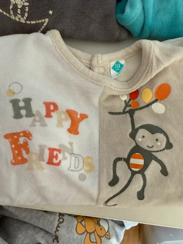 Lot 3 pyjamas velours 18 mois - photo numéro 4