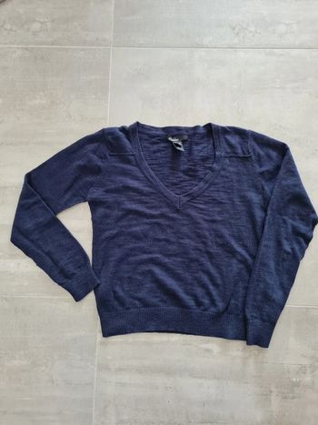 Pull court fin en maille col V