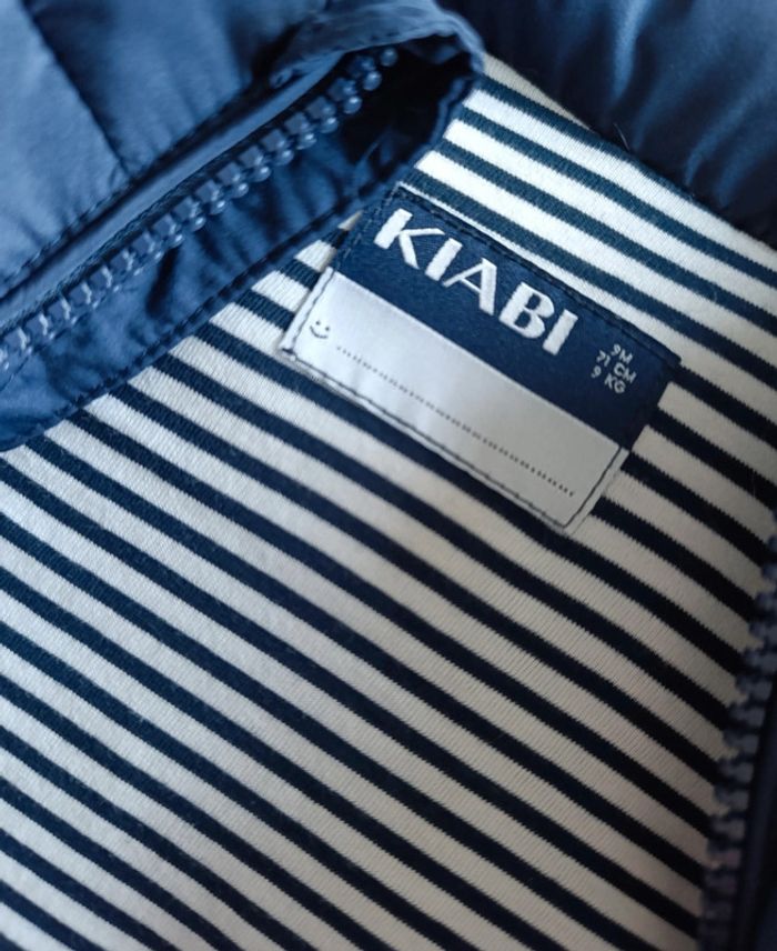 Doudoune sans manches bleu marine
Taille 9 mois - photo numéro 3