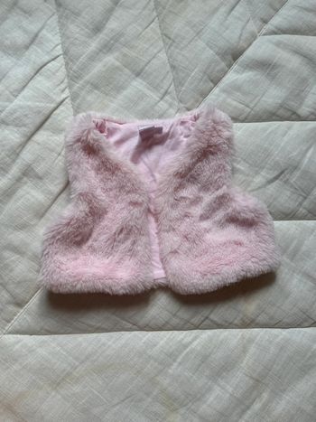 Gilet sans manche fausse fourrure