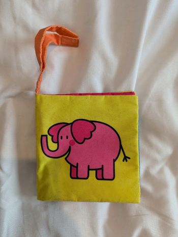 Livre en tissu bébé 🥲