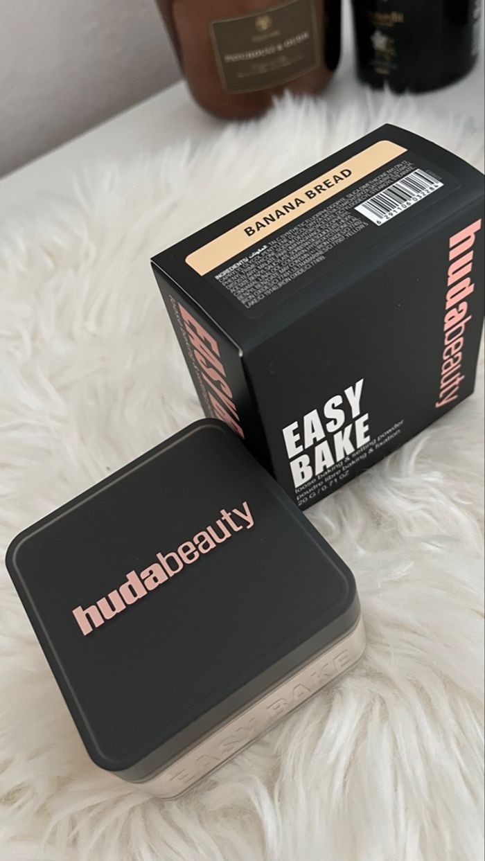 Poudre Huda Beauty - banana bread