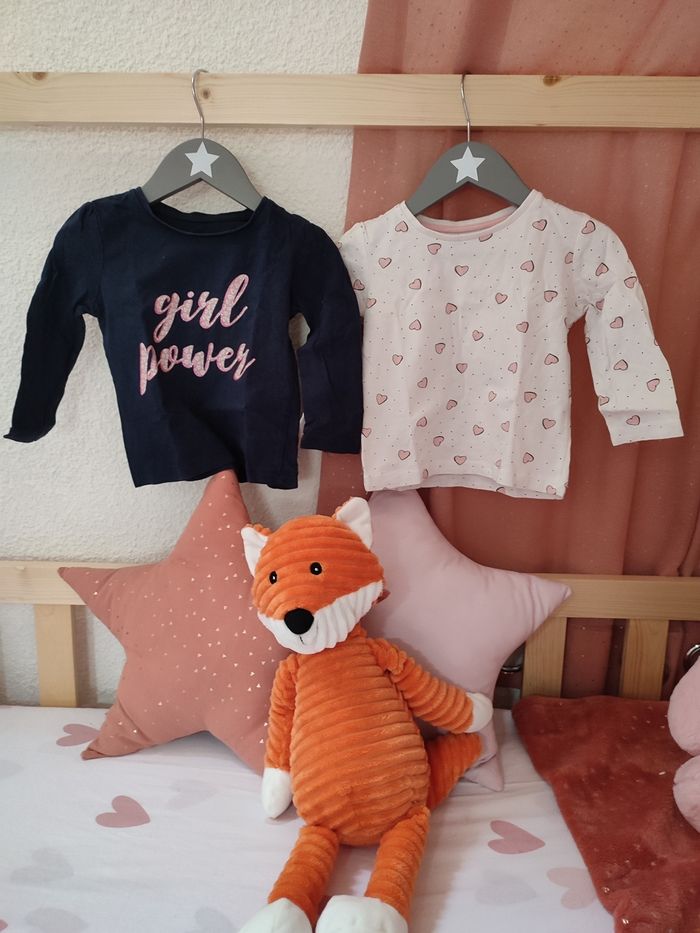 Lot de 2 tee-shirts manches longues - 86 cm - Très bon état - Primark