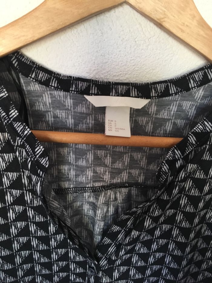 Très belle blouse noir et blanche taille S HM - photo numéro 3