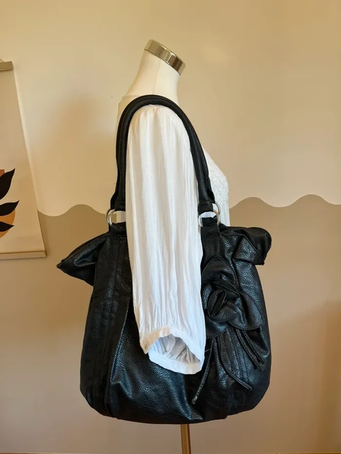 Sac vintage y2k en cuir synthétique noir avec fleur [ref 2508SBl168] - photo numéro 8