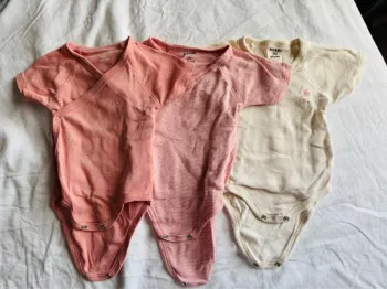 Lot 3 bodies bébé Kiabi - 3 mois
