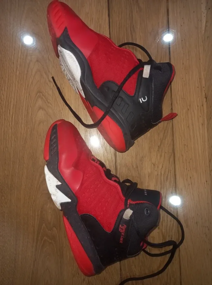 Baskets taille 33 - photo numéro 2