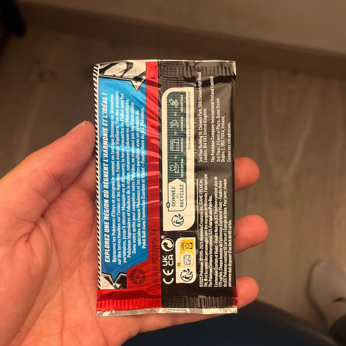 Booster Pokémon Foudre Noire - photo numéro 2