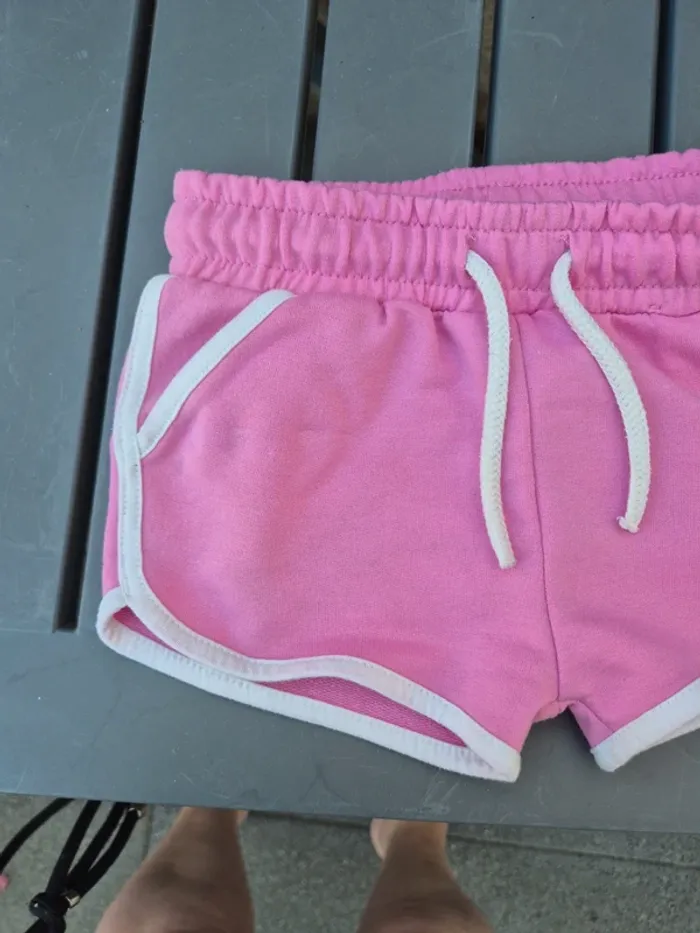 Short rose et blanc - photo numéro 2