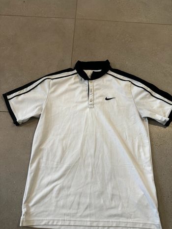 Polo de sport nike, taille L, très bon état