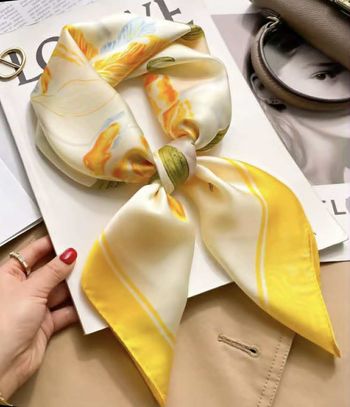 foulard jaune soie 70*70cm