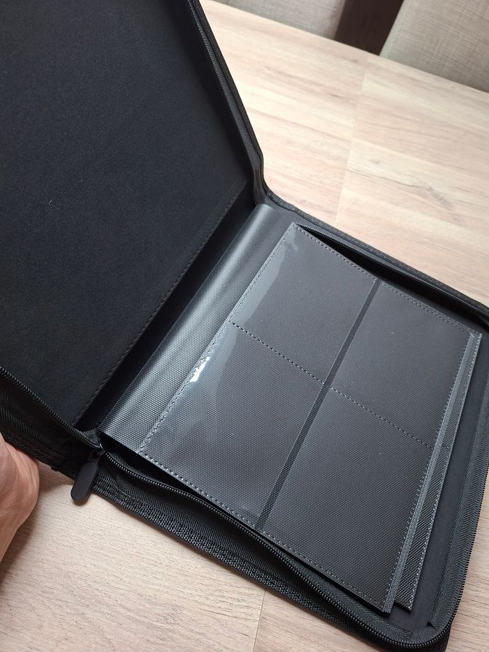 Classeur zip de rangement pour 128 cartes sous toploaders Pokémon de qualité premium en bleu foncé - photo numéro 4