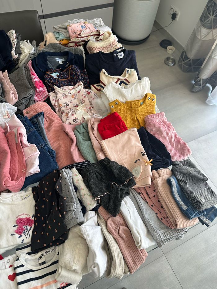 Gros lots de presque 200 pièces taille 6 mois bébé fille très bon état - photo numéro 5