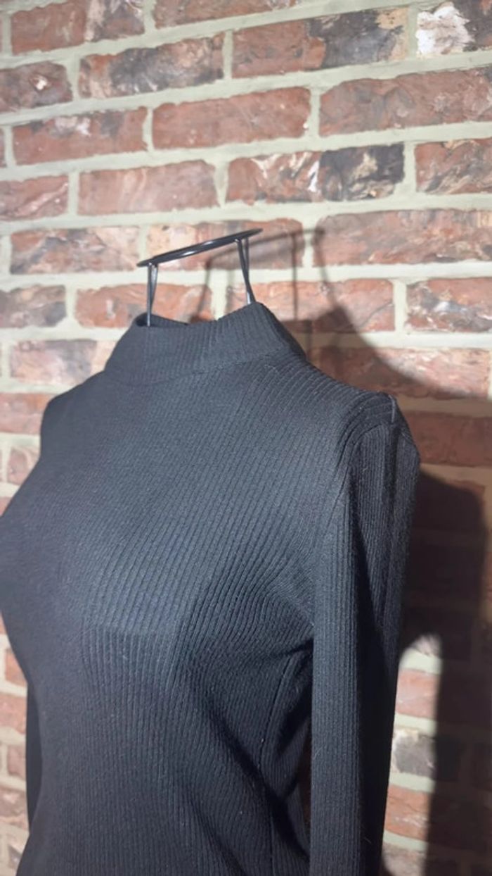 Haut noir ligné manches longues Pull and Bear Taille M / 38 - photo numéro 7