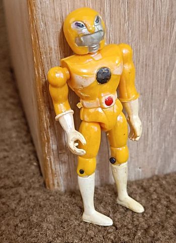 figurine power ranger jaune