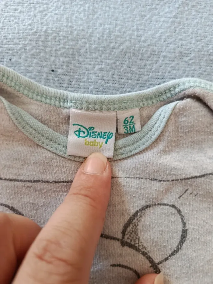2 body manches longues Disney 3mois - photo numéro 4