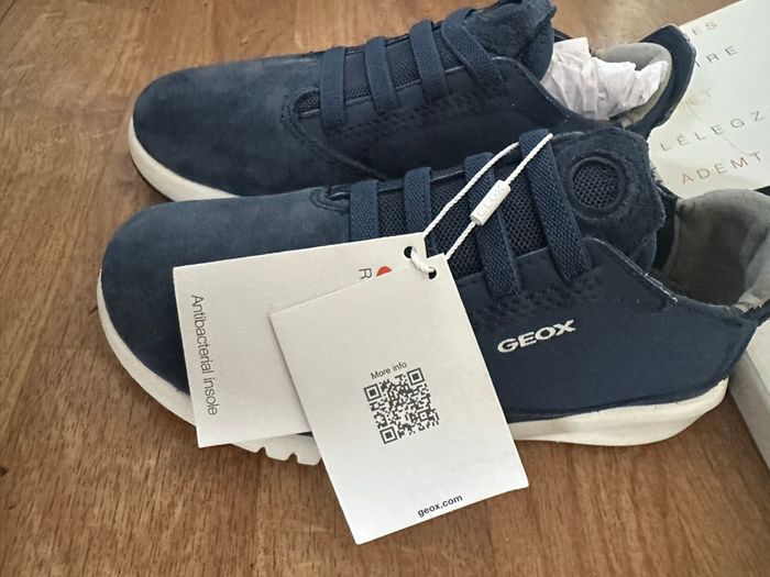 Chaussures garçon Geox neuves