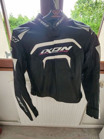 Veste de moto en cuir Ixon 