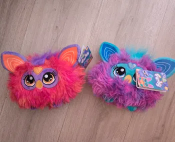 2 peluches furby neuves