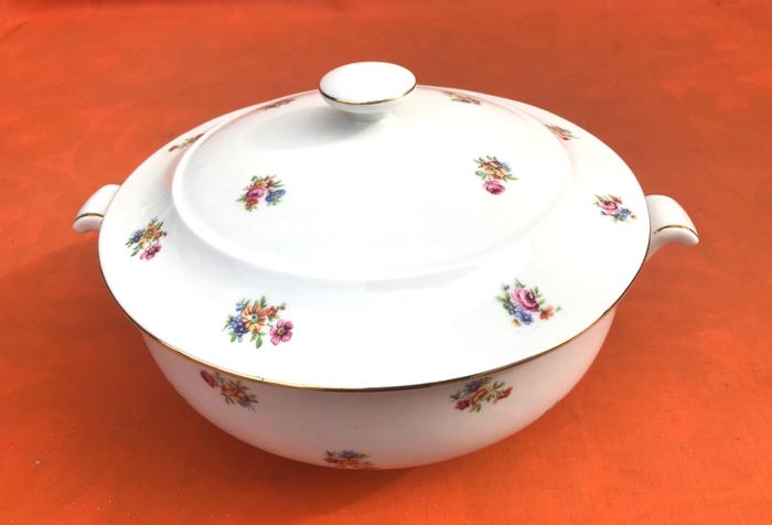 Ancienne soupière  P.N France  Porcelaine blanche liseré or à décor brassées de fleurs - photo numéro 9