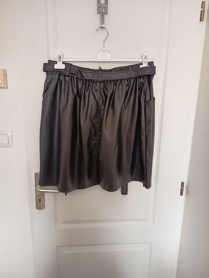 Jupe simili cuir - photo numéro 4