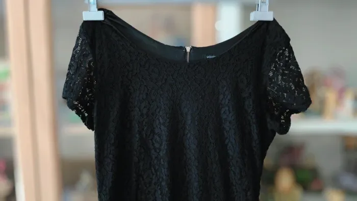 Robe noir style dentelle - photo numéro 4
