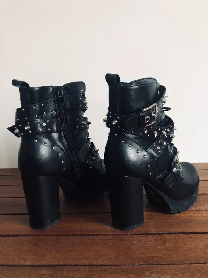 Bottines à clous - photo numéro 2