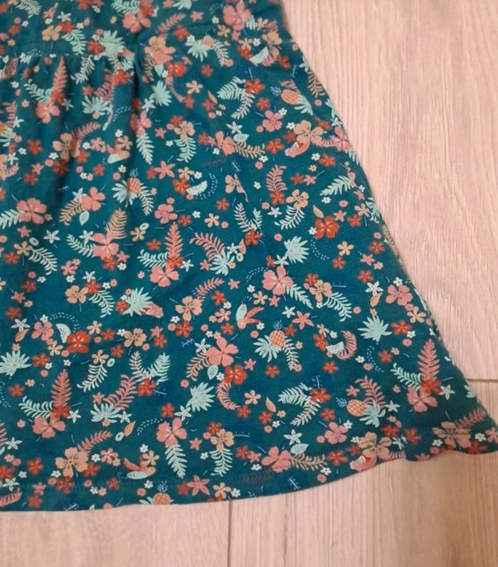 Superbe robe légère 4A - photo numéro 2